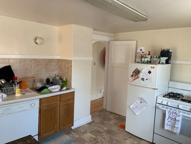 Foto del edificio - 3831 N Frederick Ave