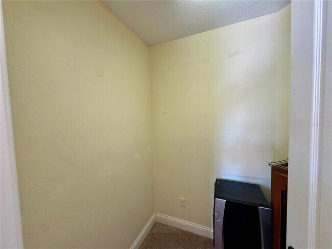 Foto del edificio - 862 Cypress Lakes Blvd