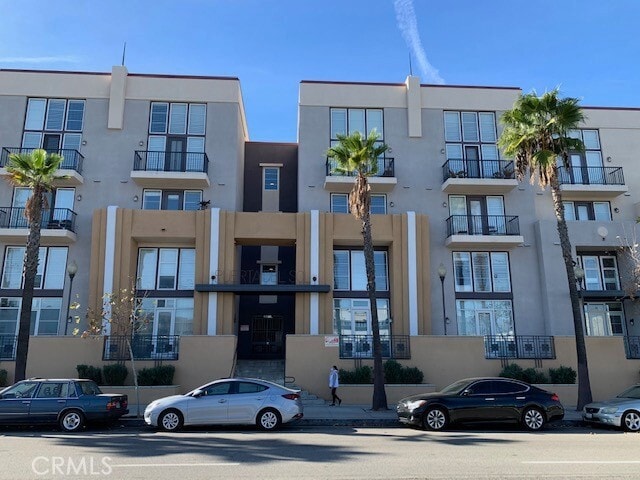 Building Photo - 360 W Ave 26