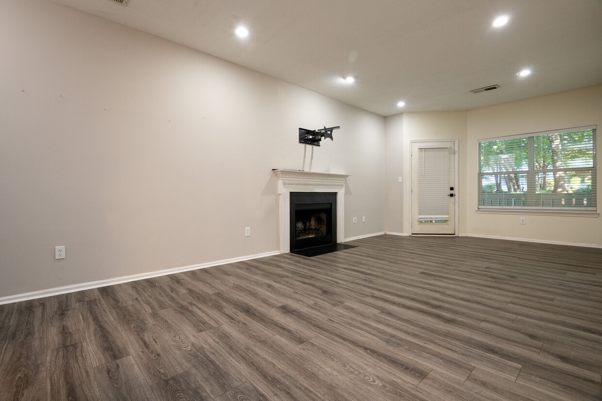 14314 Climbing Rose Way Unit 1, Centreville, VA 20121 Condo for Rent