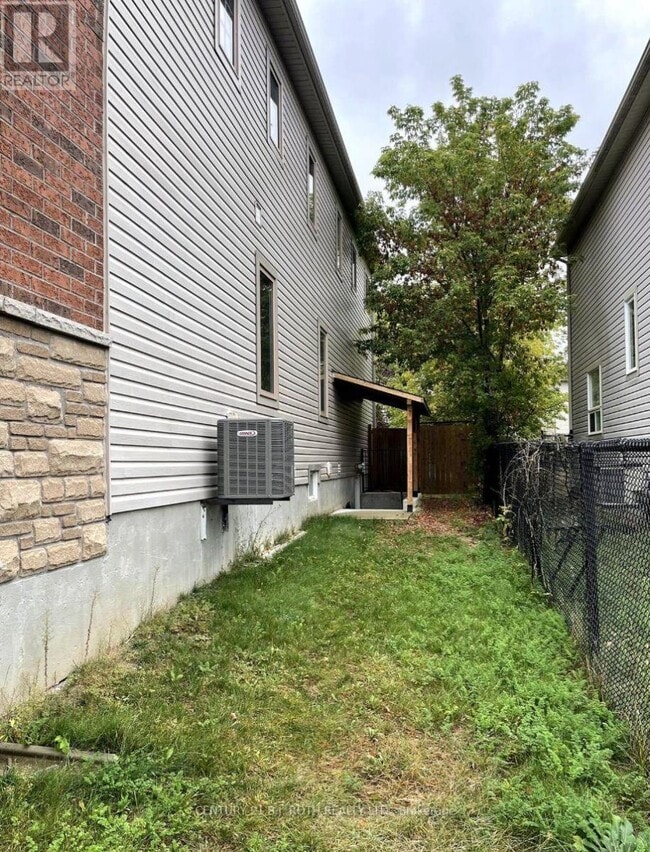 Building Photo - 60 Sasco Way