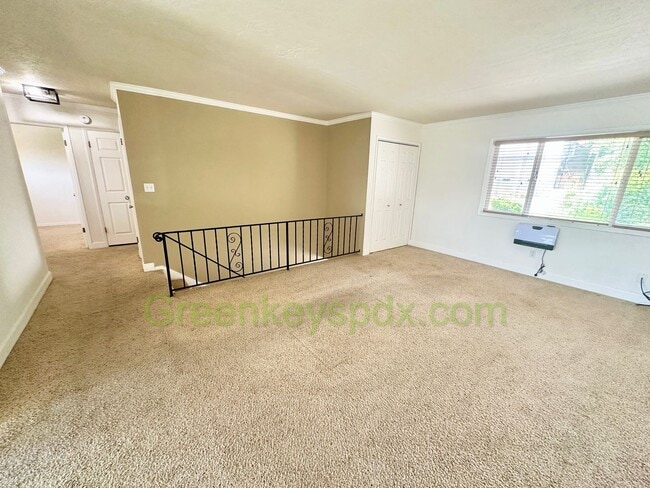 Building Photo - Wow! Spacious, Move-in Ready 2-bedroom 1-b...