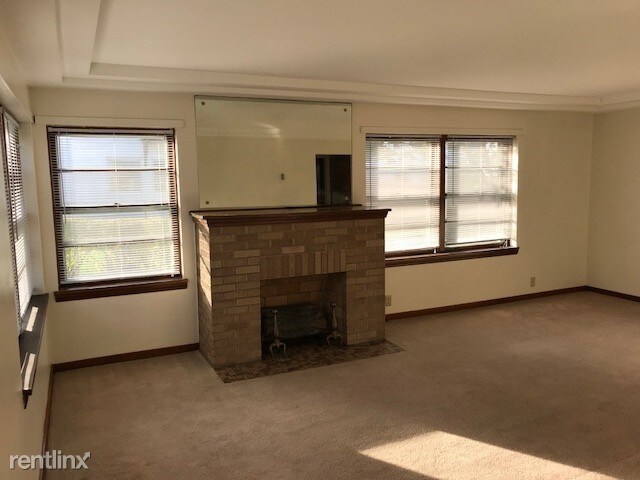 Primary Photo - 8008 W Becher St