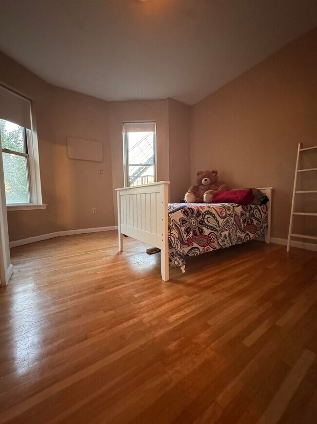 Foto del edificio - 713 Willow Ave