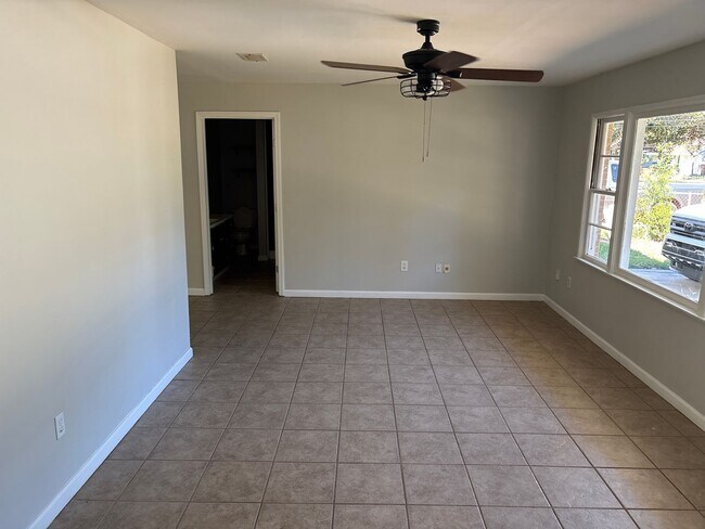 Foto del edificio - BILOXI - 3 BED/2 BATH HOME LOCATED IN THE HEART OF THE CITY - CLOSE TO BEACH