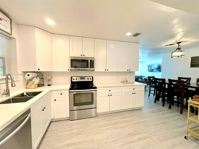 Foto del edificio - 7070 Tyler St