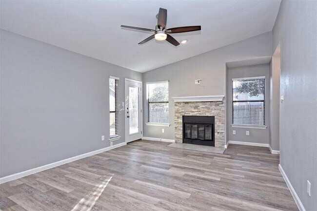 Building Photo - 12934 Modena Trail