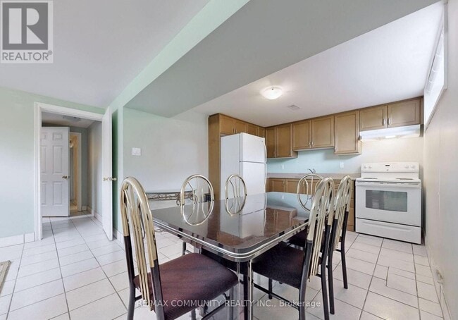 Building Photo - 1 Applefield Dr