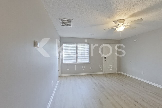 Building Photo - 125 Deer Pkwy