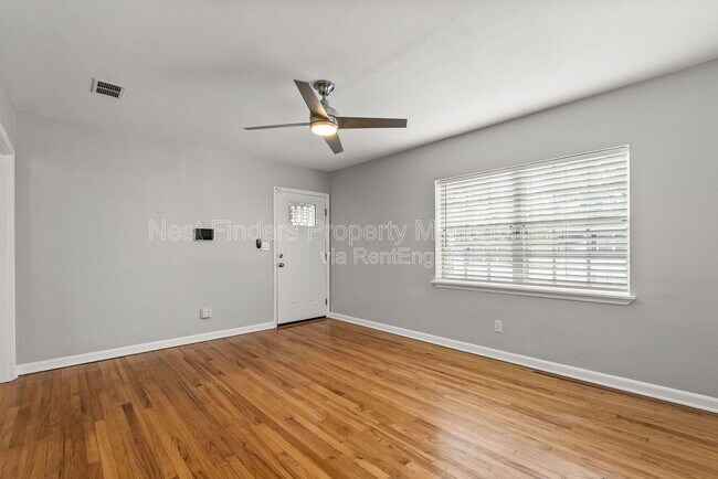 Foto del edificio - 1838 Cherry St