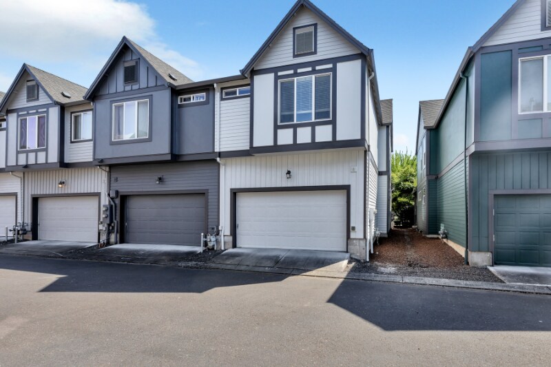 1195 SE Leander St, Hillsboro, OR 97123 Townhome Rentals in Hillsboro