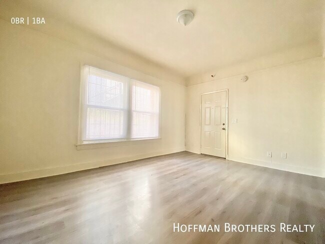 Foto del edificio - 426 S New Hampshire Ave Los Angeles, CA 90020