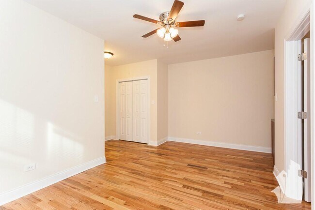 Foto del edificio - 949 W Cornelia Ave