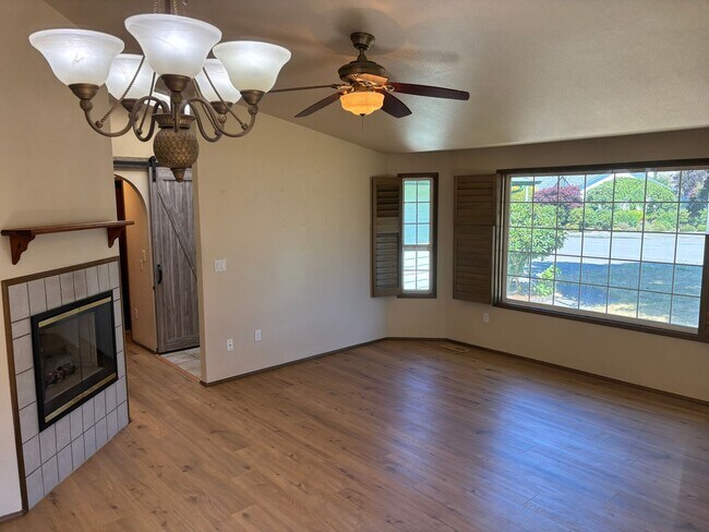Building Photo - Charming 2-Bed Rambler in Lacey's Continen...