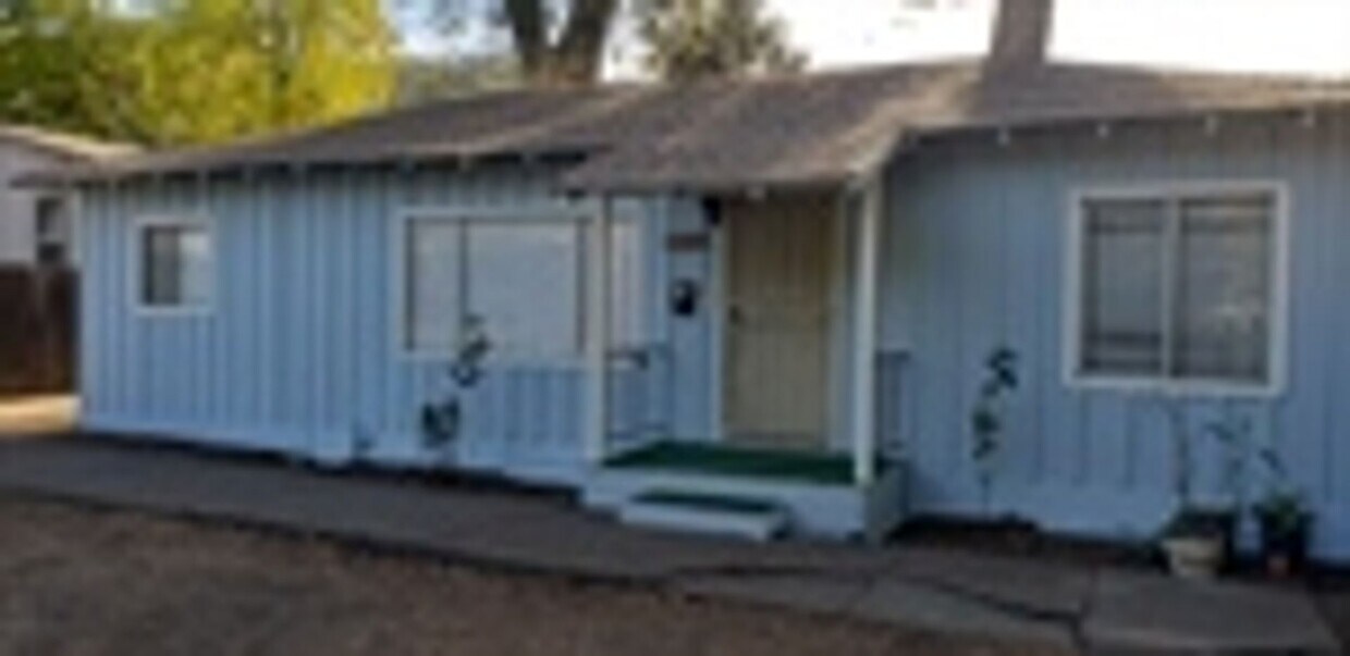 Primary Photo - 646915thavenue.is4lease.com