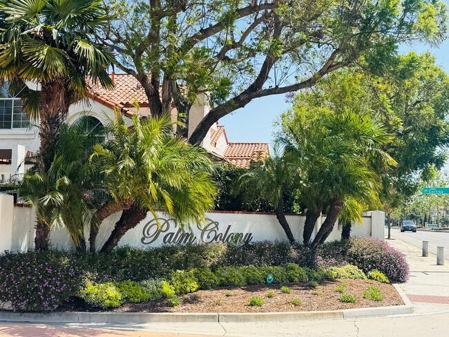 Foto del edificio - Palm Colony End Unit | Resort Living Included!