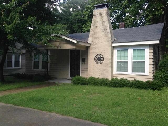 Primary Photo - 142 Plainview St