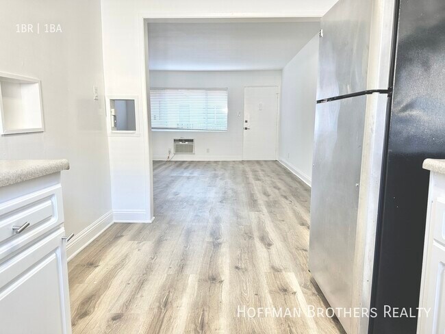Foto del edificio - 1543 N Formosa Ave