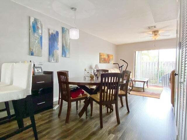 Foto del edificio - 425 N Cypress Dr