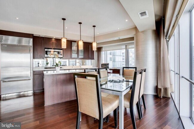 Foto del edificio - 1111 19th St N