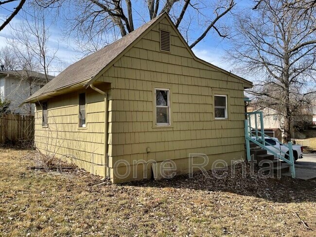 Building Photo - 10201 E 31st St S