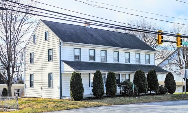 Building Photo - 453 Fruitville Pike