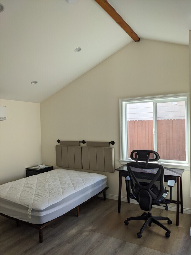 Furnished with bed, desk & office chair, as well as big screen TV not shown - 3721 Lowell Ave