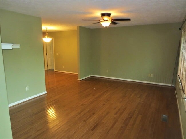 Building Photo - 100 New Bedford Cir