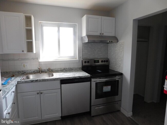 Building Photo - 1210 Liberte Ct