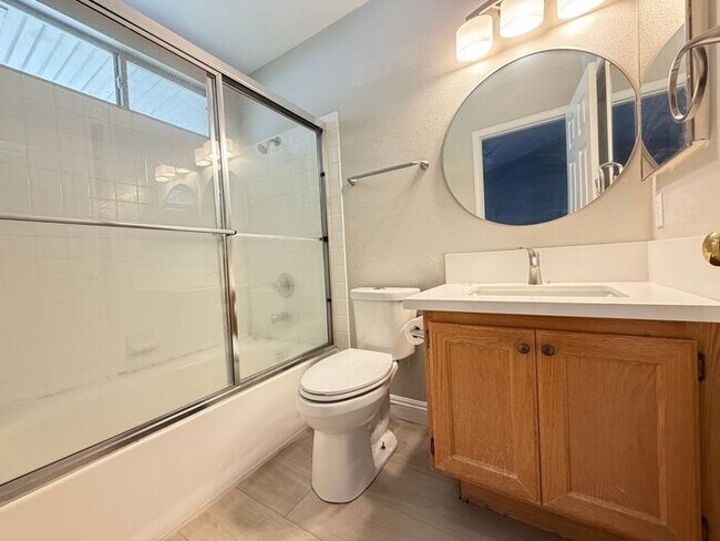 Foto del edificio - First Show: The first open showing is on 1/22 at 11:30am. Please be prompt. We will be processing...