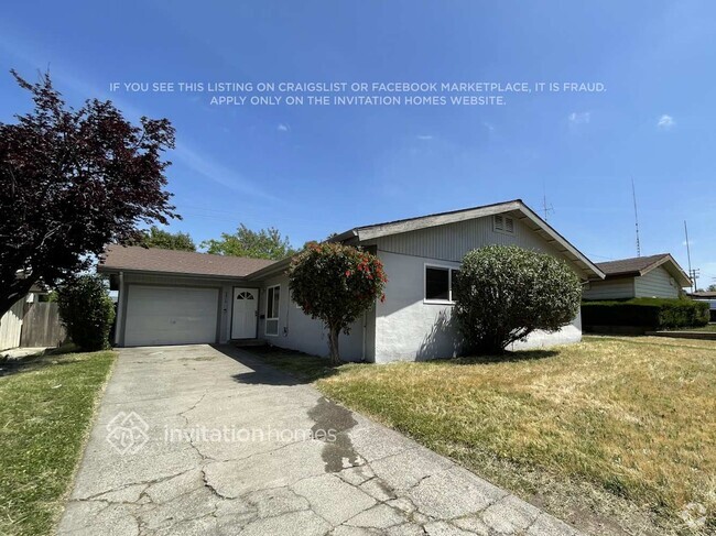 Building Photo - 6416 La Cienega Dr