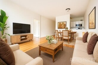 Building Photo - Renovated 3 BED in North Crown Heights