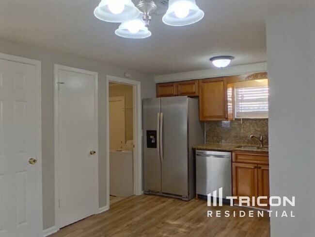 Foto del edificio - 6401 81st Ave