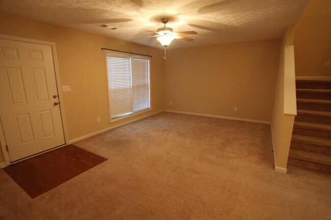 Foto del edificio - 3Bed/2.5Bath Townhome in Opelika!