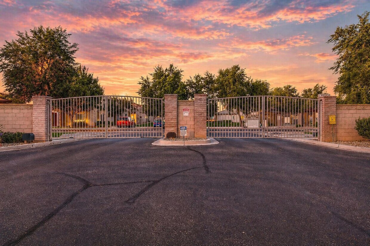 Foto del edificio - 2341 N 83rd Dr