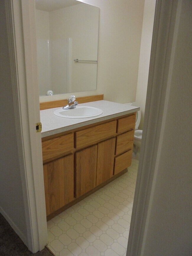 Foto del edificio - 320 NW Country Ct