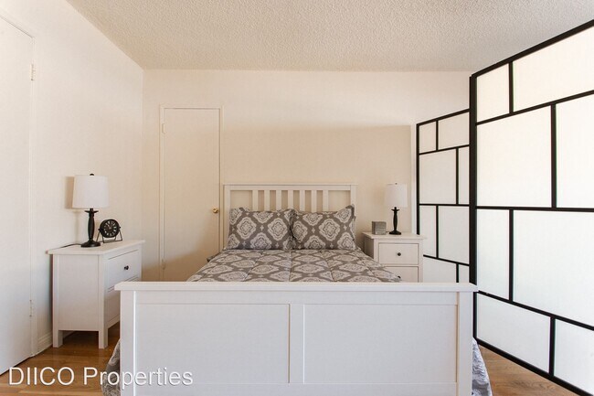 Building Photo - Studio, 1 bath Apartment - 725 Hayworth Av...
