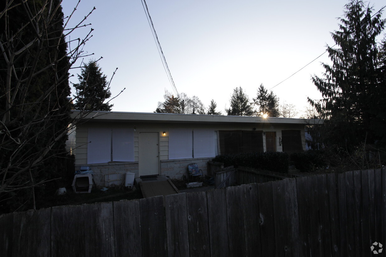 Building Photo - 15548 27th Ave NE