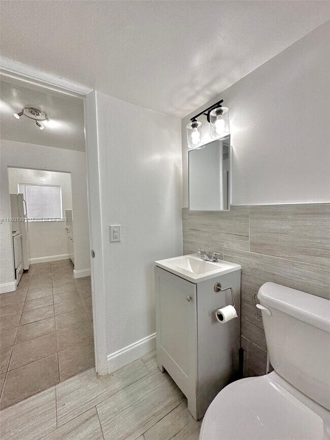 Foto del edificio - 10 NW 77th St