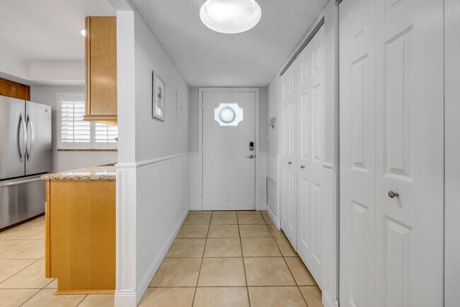 Building Photo - New Smyrna Fully Furnished 2BD/2BA Beach Condo in Waterfront Community!