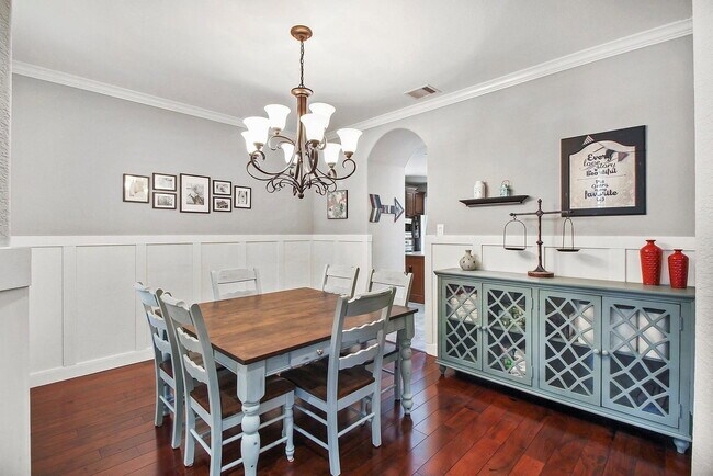 Building Photo - 10611 Red Cedar Hollow Dr