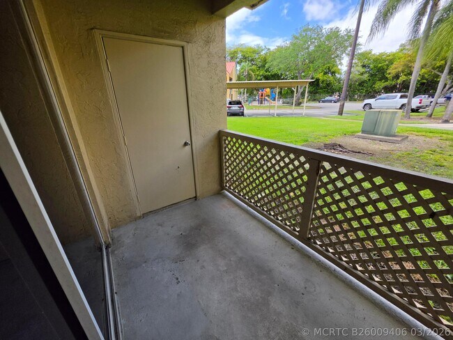 Foto del edificio - 18340 NW 68th Ave