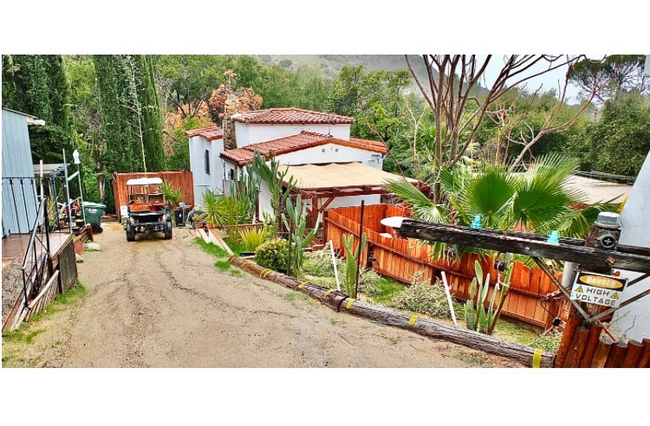 Foto del edificio - 952 Riess Rd