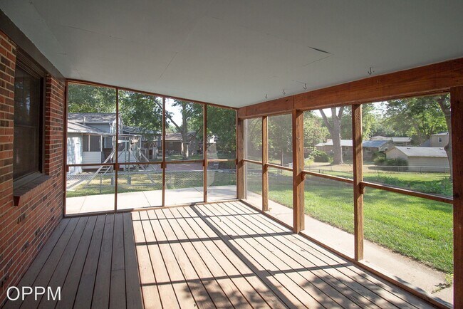 Building Photo - 4 br, 3 bath House - 3245 S. 126th Ave.