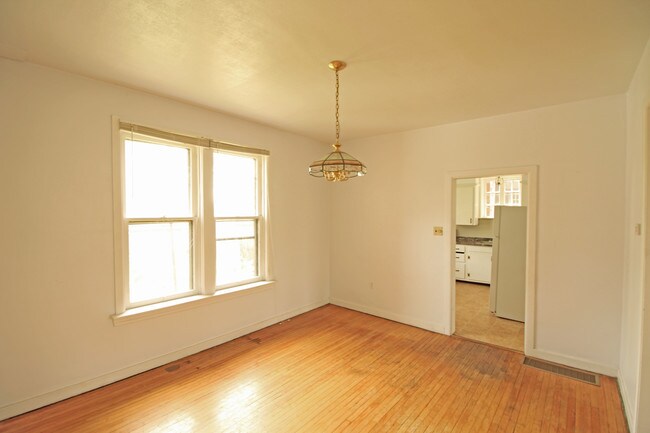 Building Photo - 114 Hummel Ave
