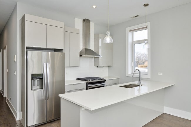 Foto del edificio - 1338 W Cullerton St