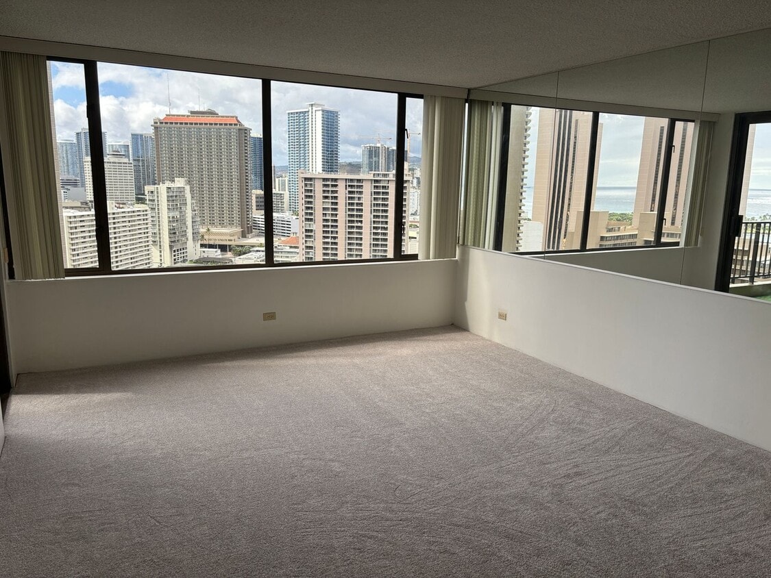 Chateau Waikiki - 1/1/1 - $2,500- Includes... - Chateau Waikiki - 1/1/1 - $2,500- Includes...