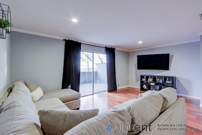 Building Photo - 1291 Maple Ct
