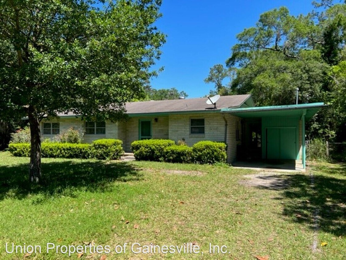 3 br, 2 bath House 738 NW 25th Ave House for Rent in Gainesville