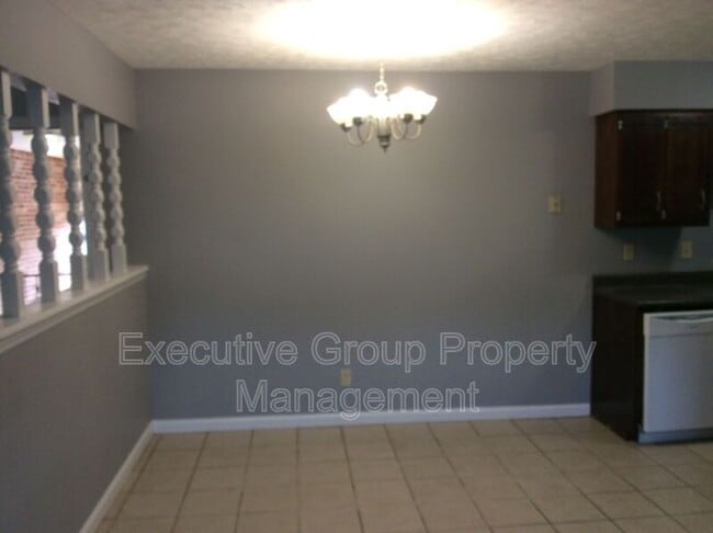 Building Photo - 365 Elmwood Dr